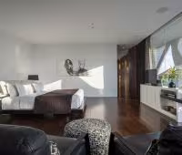 Villa Issi, Hauptschlafzimmer